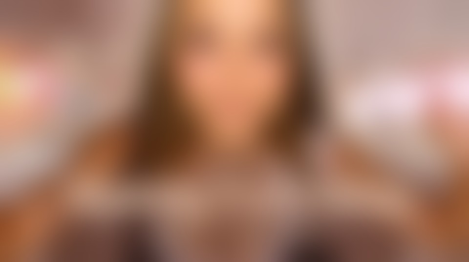 A blurry peek at ASMR Shaking Everything in Sight